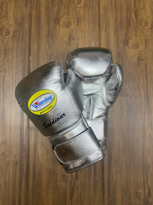 Winning Boxing Gloves Silver – Japanese Logo Velcro