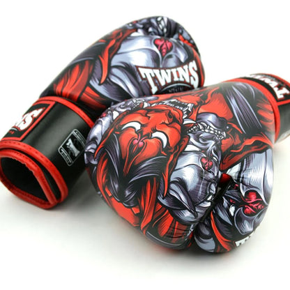 Twins gloves 16oz, Twins gloves for sparring 16oz, Twins gloves for training 12oz, Twins gloves for heavy bag, Twins gloves size guide Twins gloves weight options, Twins boxing gloves for men, Twins boxing gloves for women, Twins gloves 104